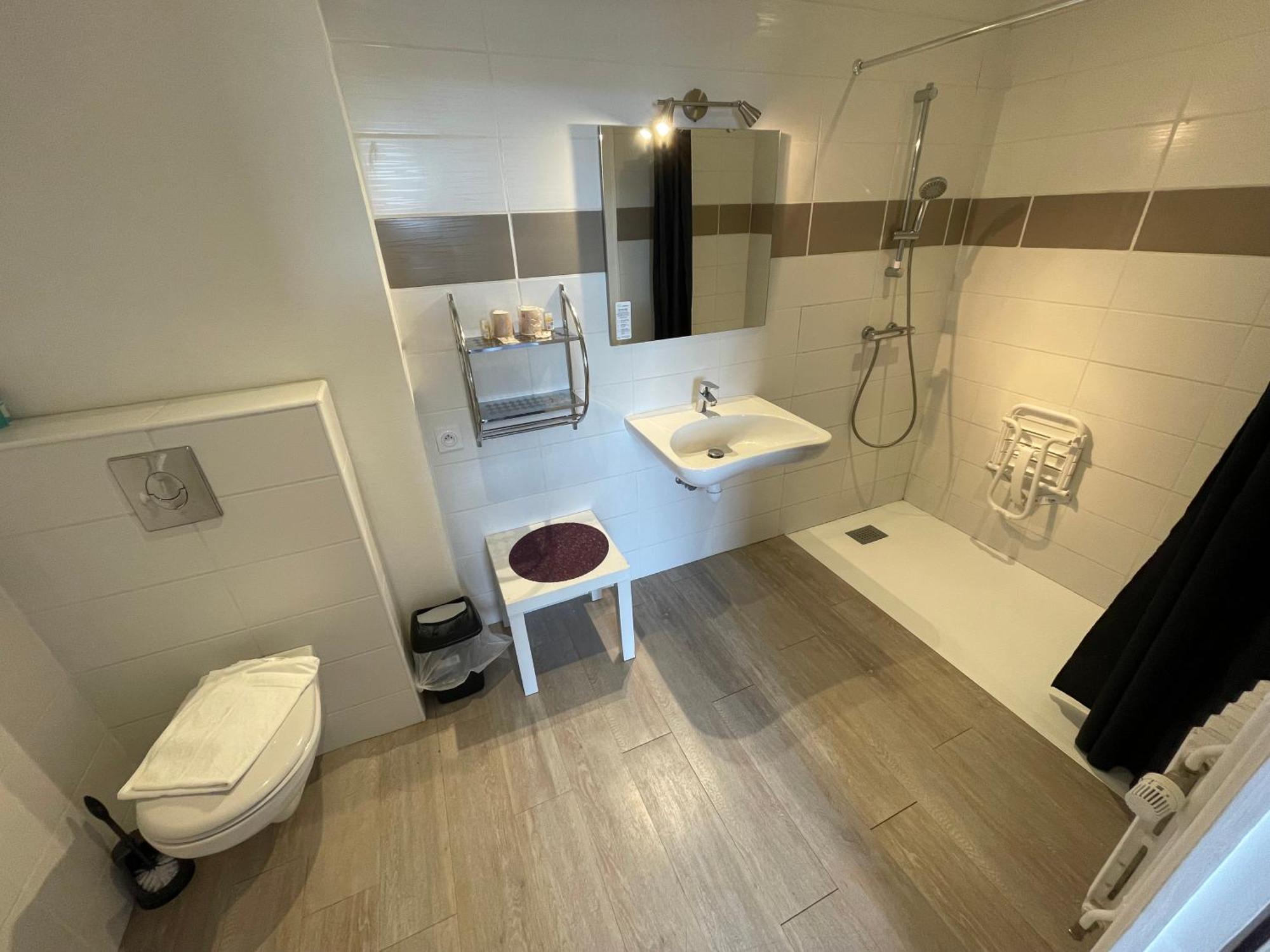 Le Relax Hotel Aurillac Exterior photo